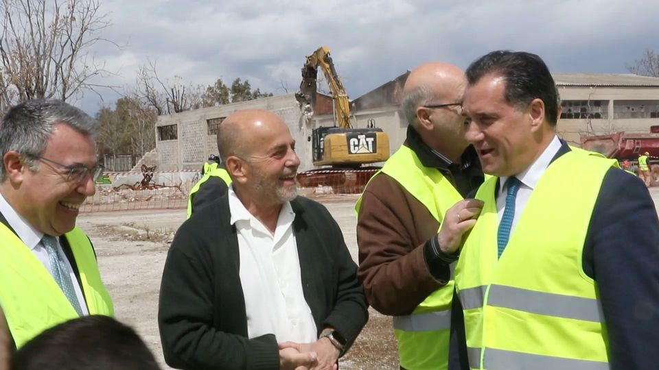 Αλαφούζος: «Δεν είμαι ΑΕΚ, δεν βάζω κίτρινο γιλέκο» – Οι ατάκες με Γεραπετρίτη και η  σιγουριά του Μπακογιάννη για πρωτάθλημα (vid)