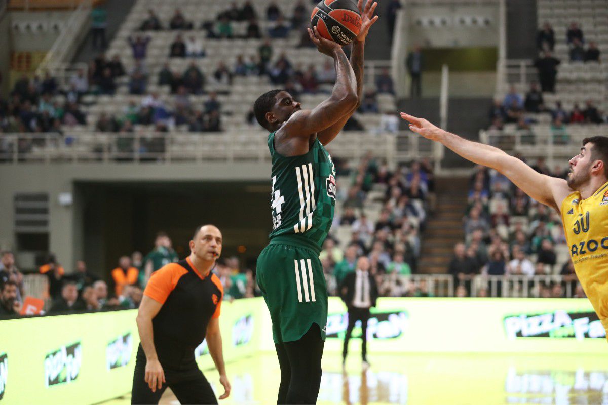 Καρέ αστοχίας σε τελευταία επίθεση στην Euroleague για τον Μπέικον