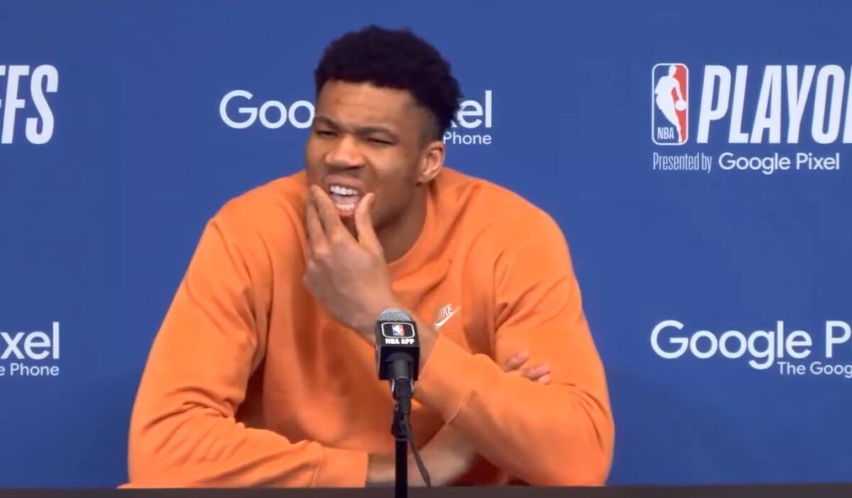 Ο Αντετοκούνμπο ξέσπασε σε δημοσιογράφο και μέσα σε δύο λεπτά έδωσε το καλύτερο μάθημα περί αποτυχίας: «Εσύ παίρνεις κάθε χρόνο αύξηση;»