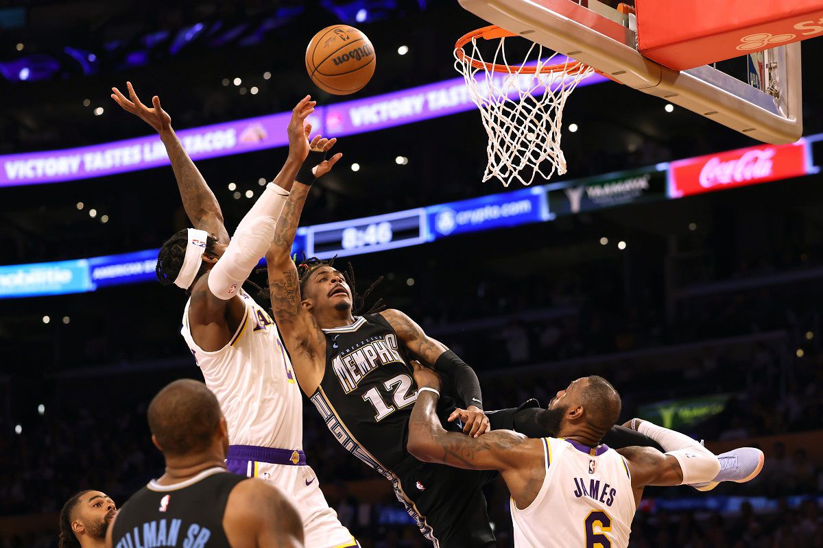 Οι Λέικερς κατέστρεψαν το show του Τζα Μοράντ και πήραν το προβάδισμα έναντι των Γκρίζλις (vids)