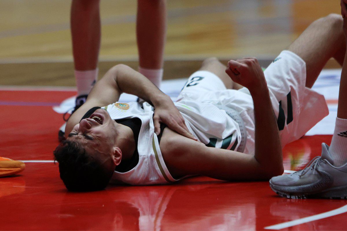 Σφάδαζε στο παρκέ τραυματισμένος ο Σαμοντούροβ – Σε αναμμένα κάρβουνα ο Παναθηναϊκός