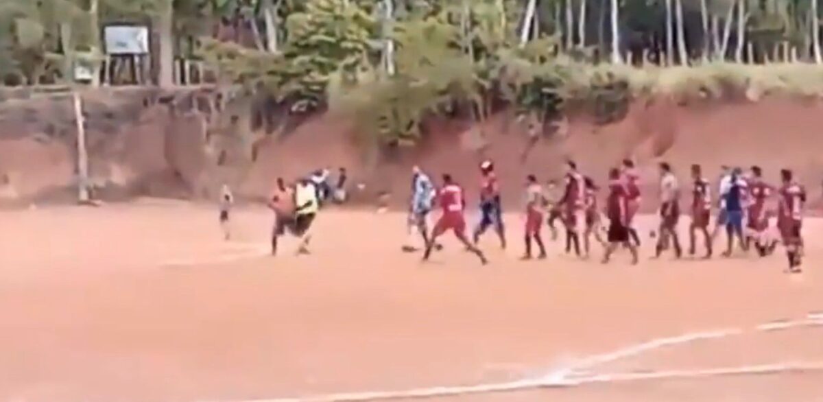 Τρόμος στη Βραζιλία: Διαιτητής μαχαιρώσε παίκτη κατά τη διάρκεια τεράστιου καυγά για την απόφαση του πέναλτι