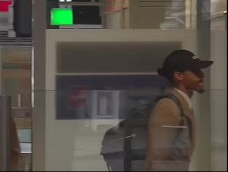 Ο Σανέ έκρυβε το πρόσωπό του για να μην φανεί το χτύπημα από τον Μανέ (vid)