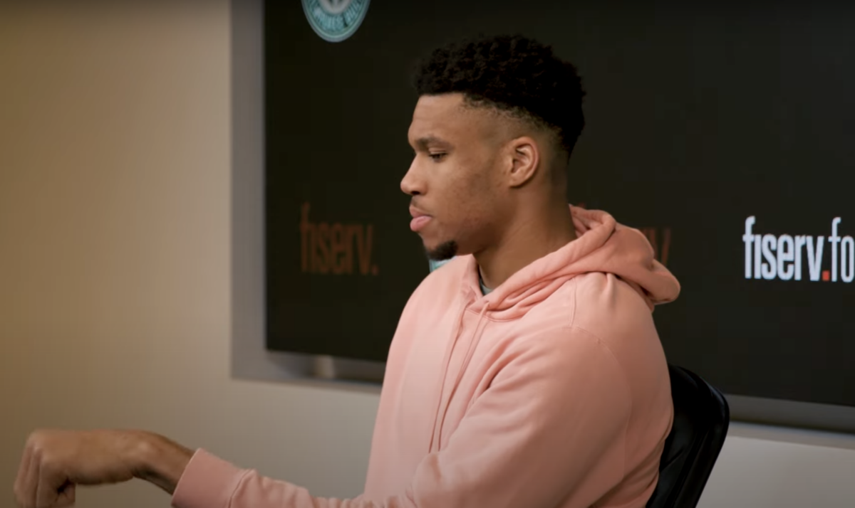 Αντετοκούνμπο: «Ο κόουτς πιστεύει ότι είμαι ο MVP – Αν το σκέφτεσαι βάζεις πίεση στον εαυτό σου» (vid)