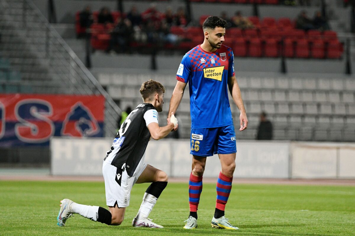 Τι υποστηρίζει ο Εσκοβάλ για όσα έγιναν στο μπαρ στο Κολωνάκι με την 17χρονη μαθήτρια