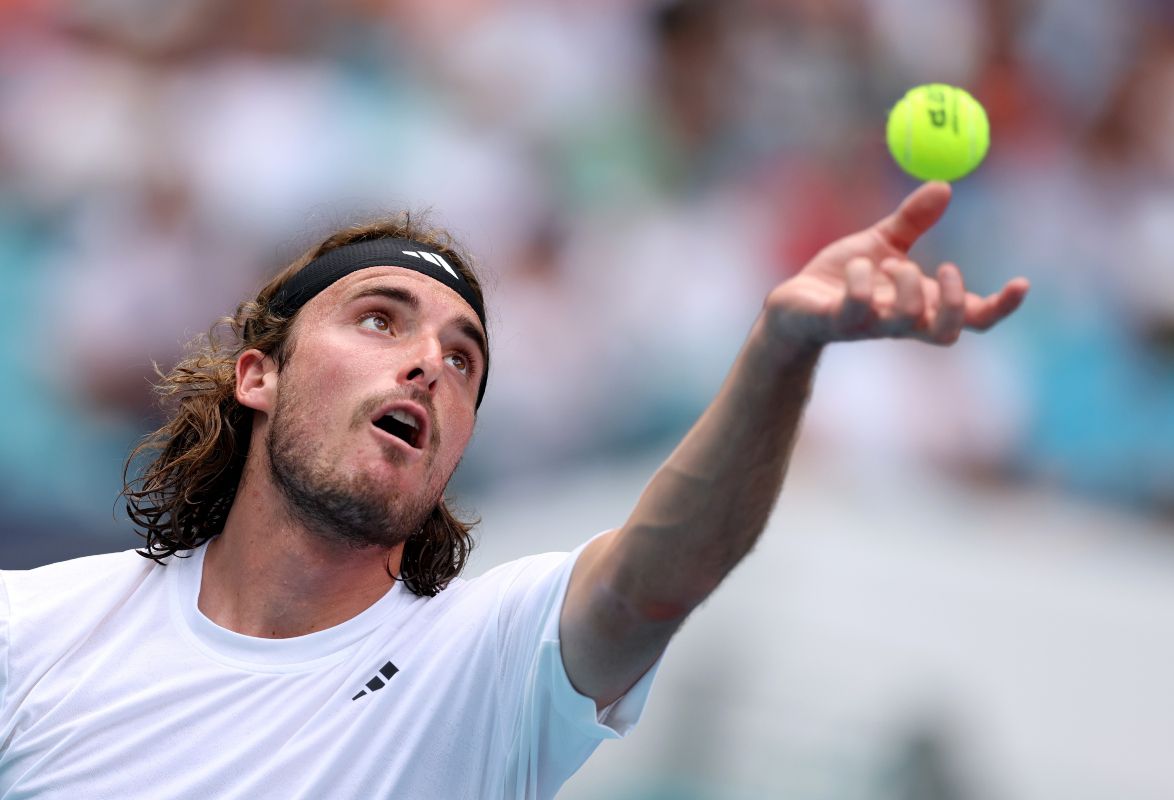 Εκτός ρυθμού ο Τσιτσιπάς αποκλείστηκε από τον Χατσάνοφ στο Miami Open