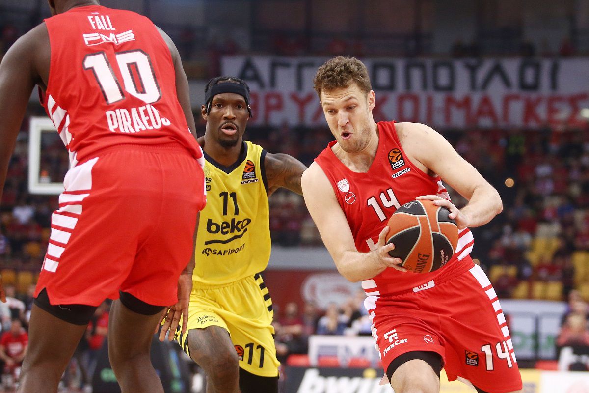 Βεζένκοφ: «Απλά κάναμε το 1-0»