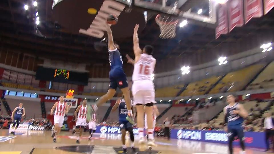 Ολυμπιακός – Καρδίτσα: Ο Γκάλινατ έκανε poster τον Παπανικολάου (vid)