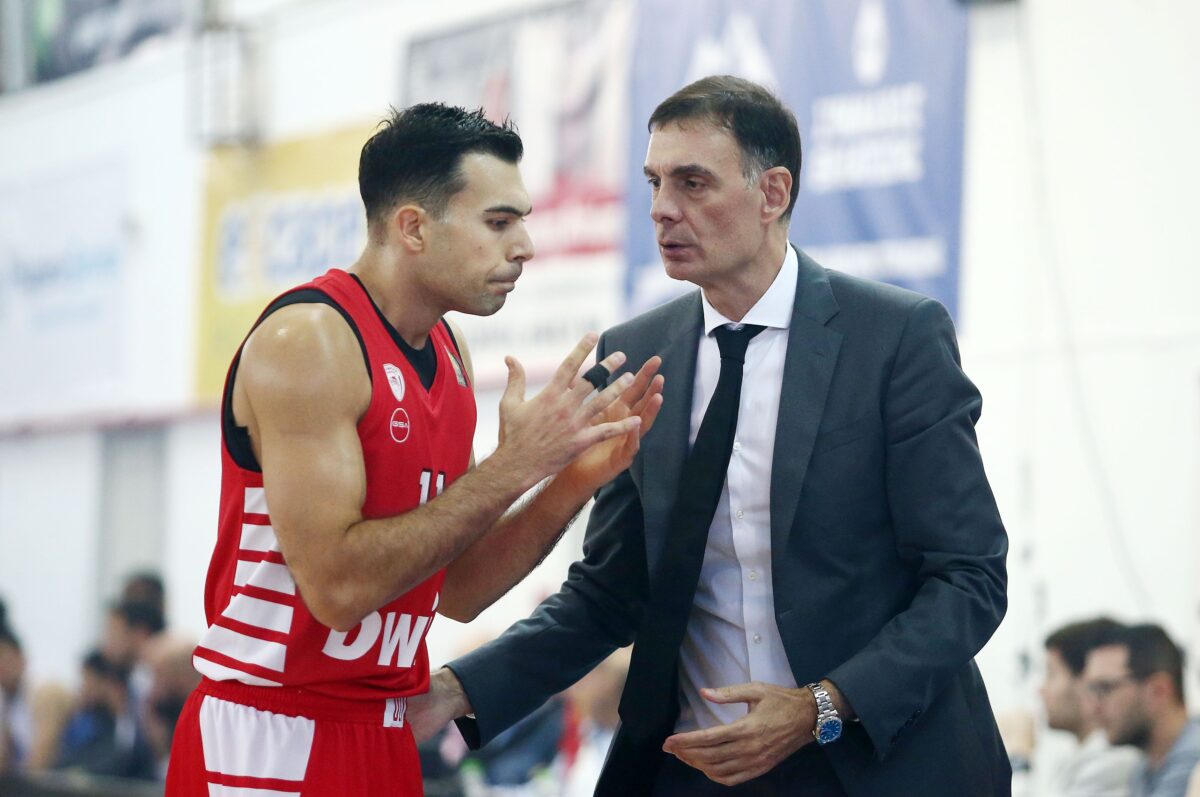 Τα μπινελίκια του Μπαρτζώκα στον Σλούκα για το φάουλ που δεν έκανε (vid)