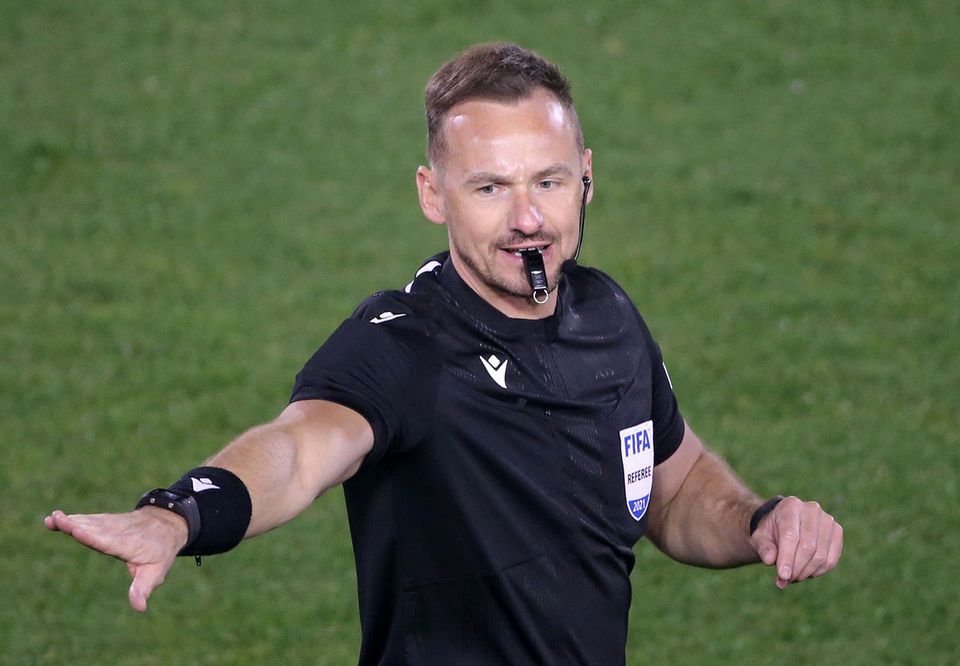 Ο Ρατσκόφσκι σφυρίζει ξανά μετά την… περιπέτειά του στην Ελλάδα