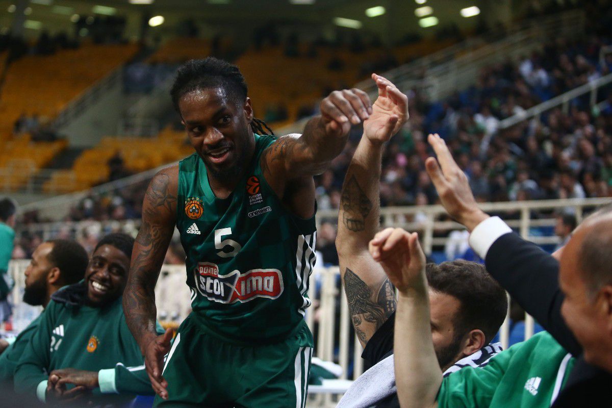 Η κίνηση της χρονιάς από μικρό φίλο του Παναθηναϊκού – Συγκινήθηκε ο Πάρις Λι (pic)