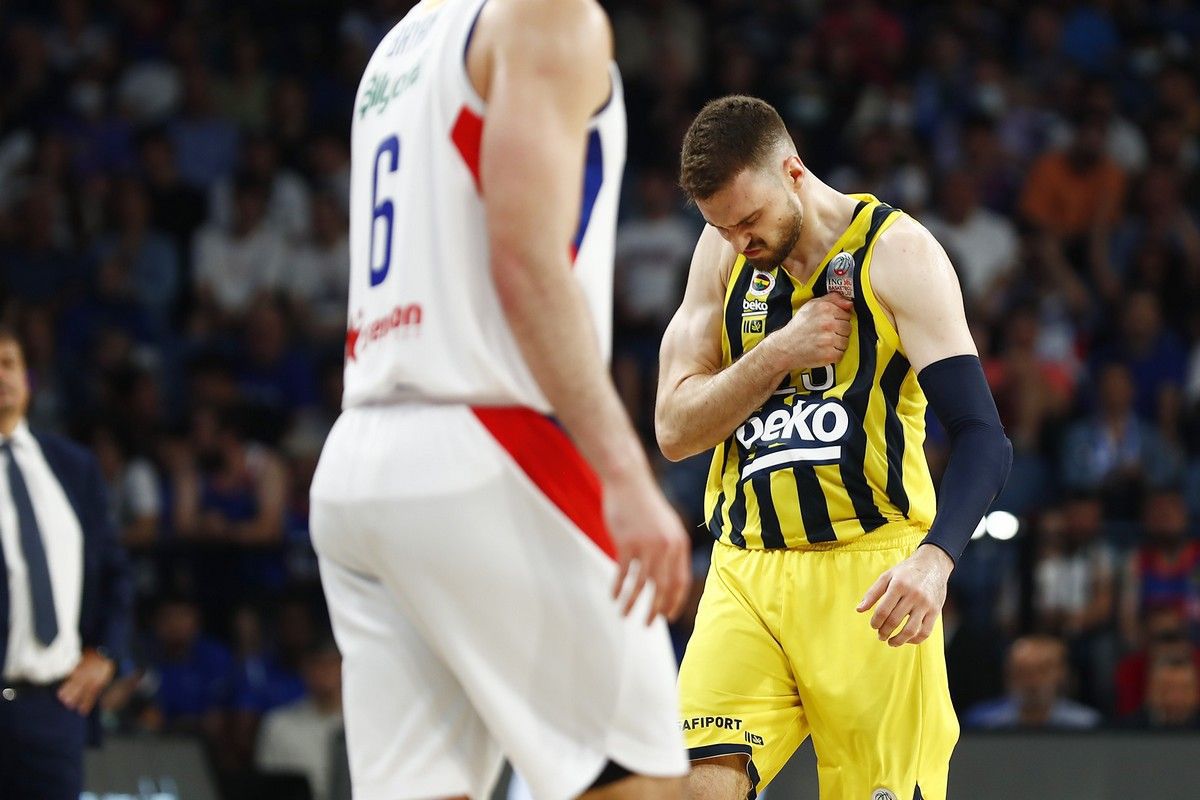 Η Φενέρμπαχτσε και η Αναντολού Εφές στο πλευρό των Ελλήνων