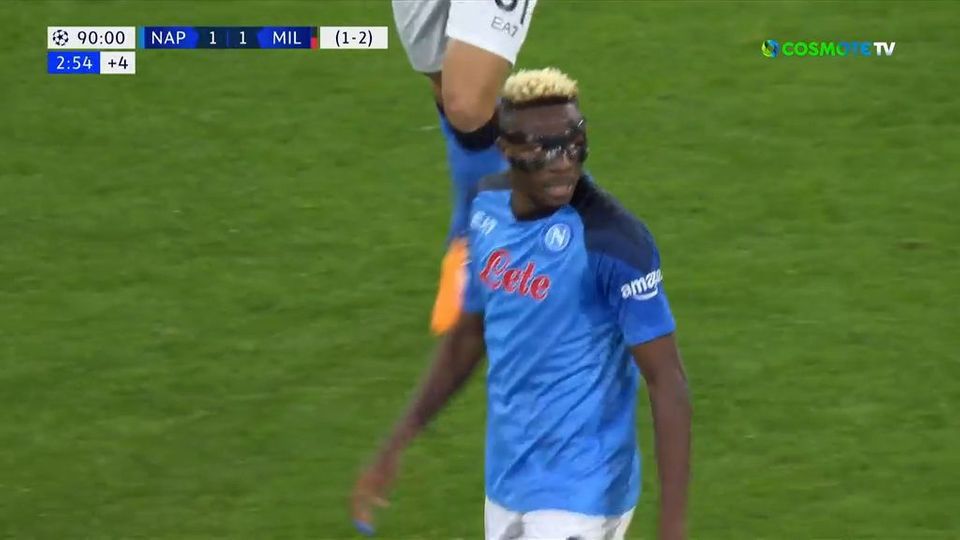 Ο Όσιμεν με καρφωτή κεφαλιά έκανε το 1-1 για τη Νάπολι στο 90+3′
