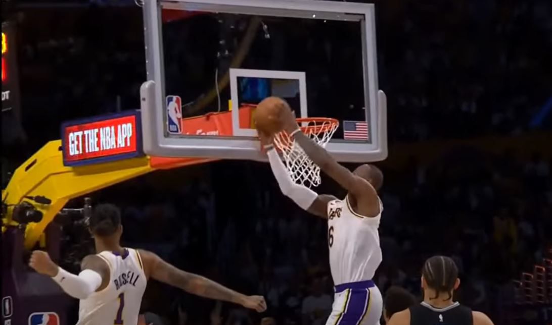 Aέναος και αέρινος ο 38χρονος ΛεΜπρόν στο κορυφαίο κάρφωμα της εβδομάδας (vid)