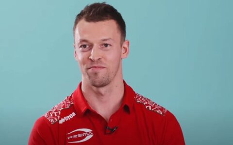 Η Red Bull κατηγορείται από πρώην οδηγό της για «πισώπλατη μαχαιριά» (vid)