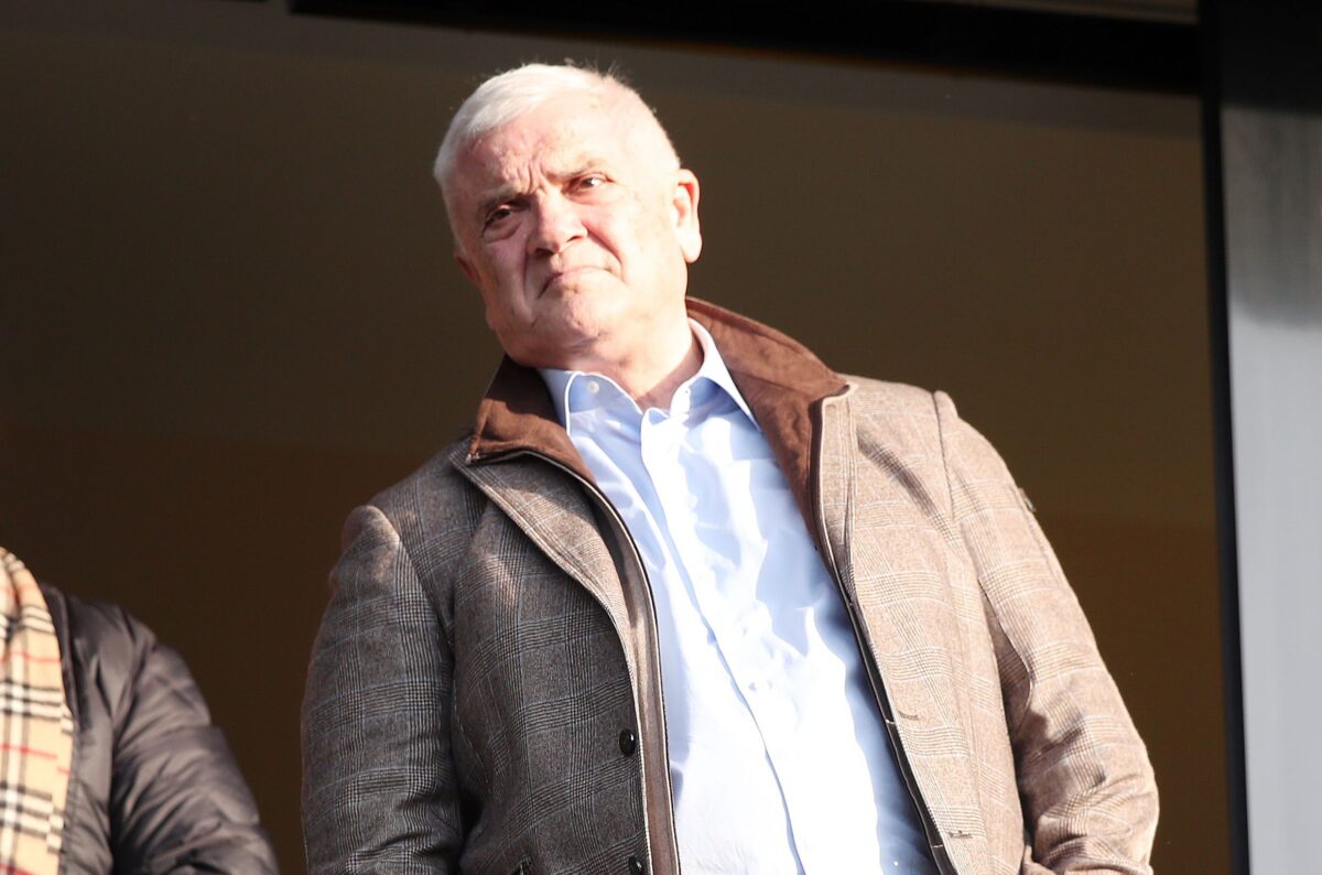 Ο Μελισσανίδης δίπλα στην αποστολή της ΑΕΚ από την παραμονή του ματς με τον Βόλο