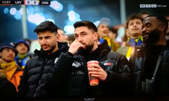 Απίθανο: Οπαδός «συνελήφθη» on camera να καπνίζει… παράνομο τσιγάρο και προσπάθησε άρον-άρον να το κρύψει (vid)