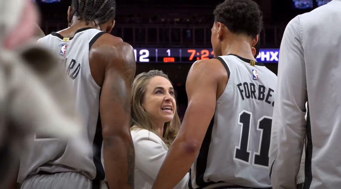 Οι Τορόντο Ράπτορς θέλουν να κάνουν την Μπέκι Χάμον την πρώτη γυναίκα head coach του ΝΒΑ