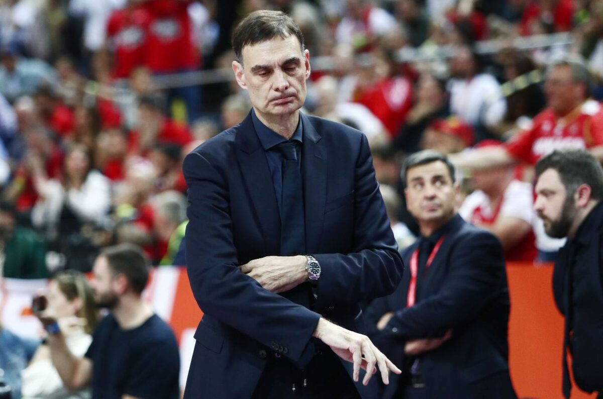 O Μπαρτζώκας εξηγεί γιατί δεν έκανε φάουλ: «Ξέρετε ποιοι ήταν μέσα;»