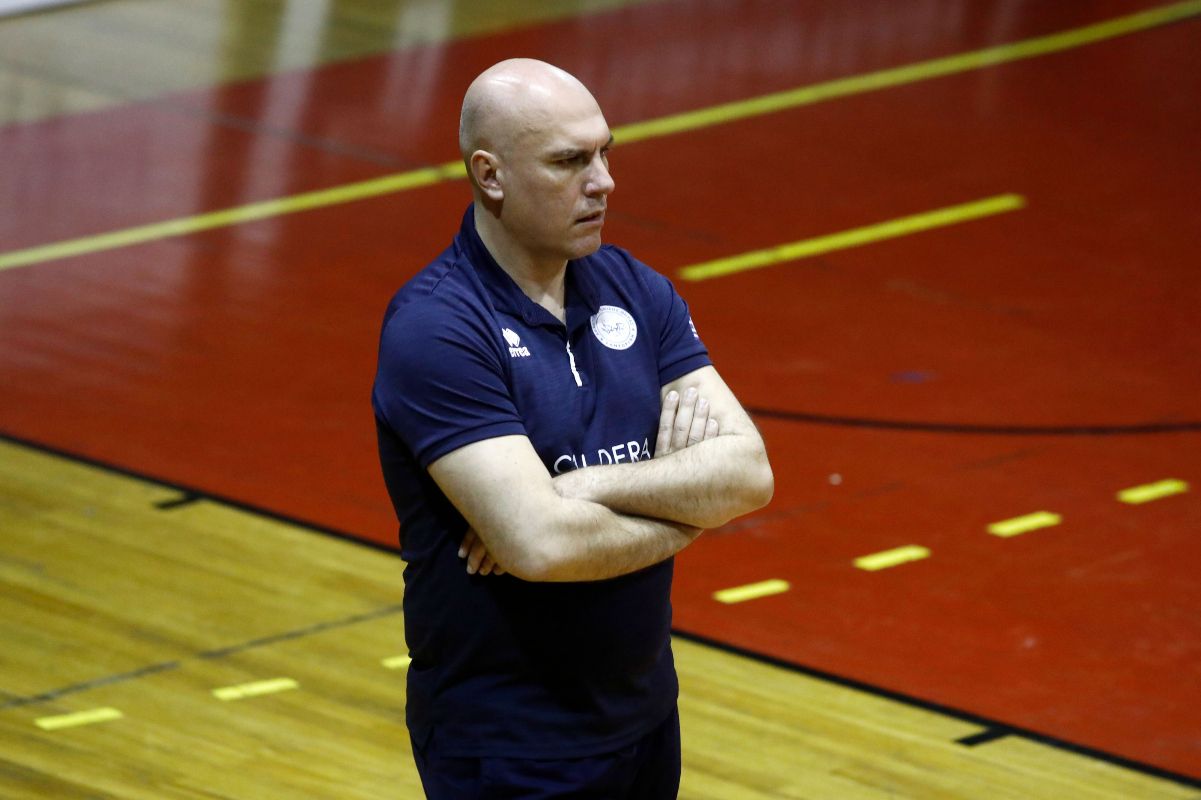Με τον Κώστα Παπαδόπουλο στη Volleyleague γυναικών οι Πρωταθλητές Πεύκων