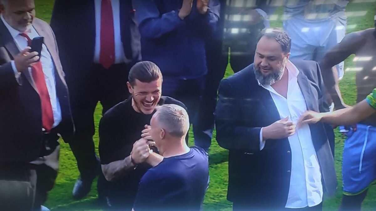 Αποθέωση στο Λονδίνο για τον Βαγγέλη Μαρινάκη από τους οπαδούς της Νότιγχαμ Φόρεστ (vid)