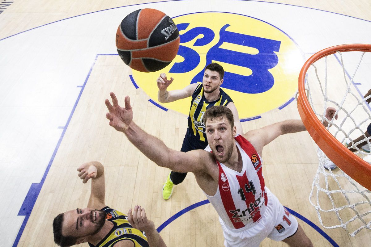 Οι διαιτητές του Game 3 του Ολυμπιακού με τη Φενέρμπαχτσε