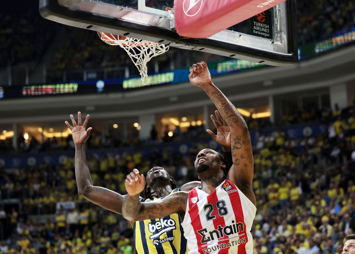 Η Euroleague όρισε διαιτητές για το Game 4 Φενέρμπαχτσε – Ολυμπιακός