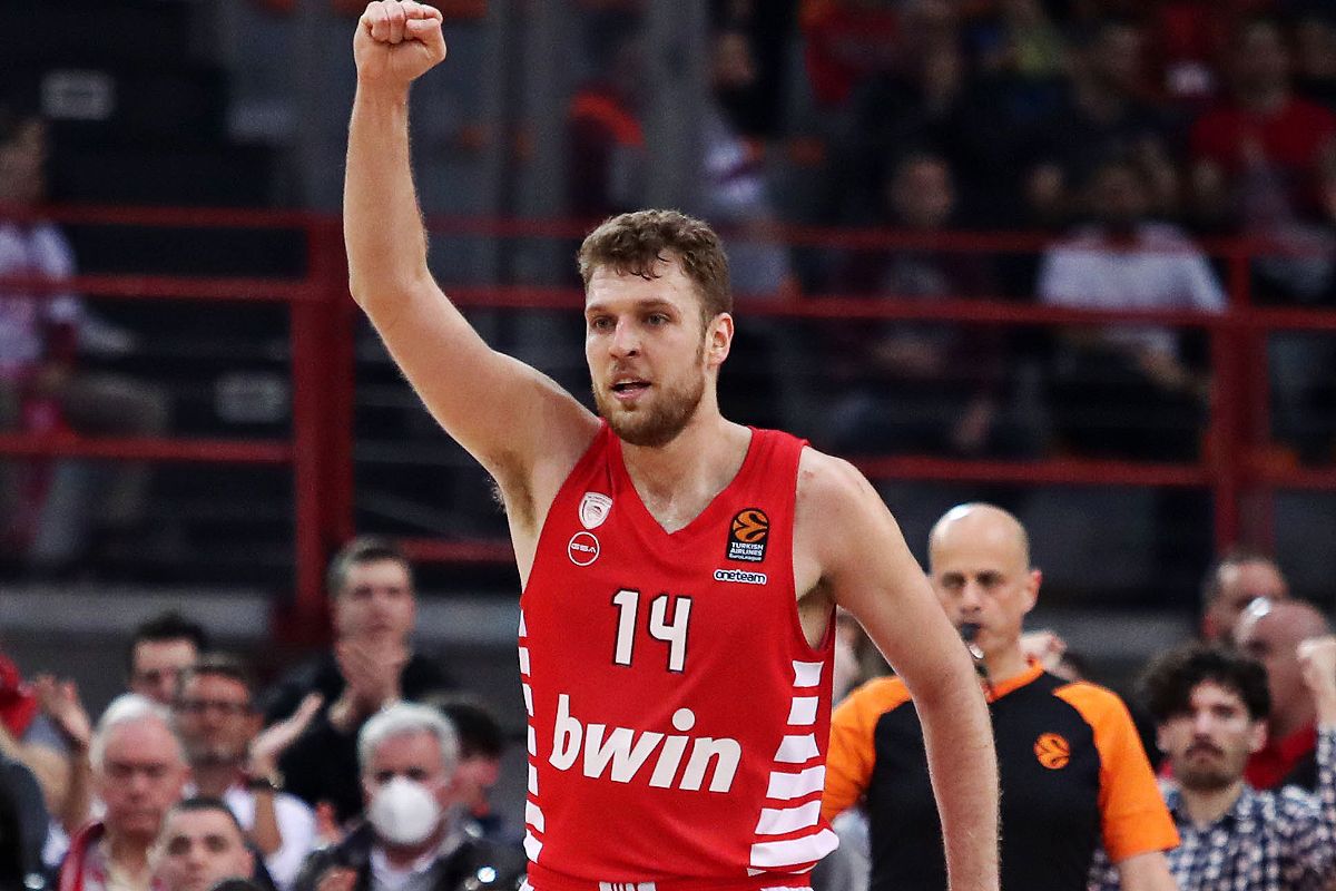 Βεζένκοφ: «Είπαμε με τους Κινγκς ότι θα μιλήσουμε μετά τους τελικούς – Ο Ολυμπιακός είναι το σπίτι μου»