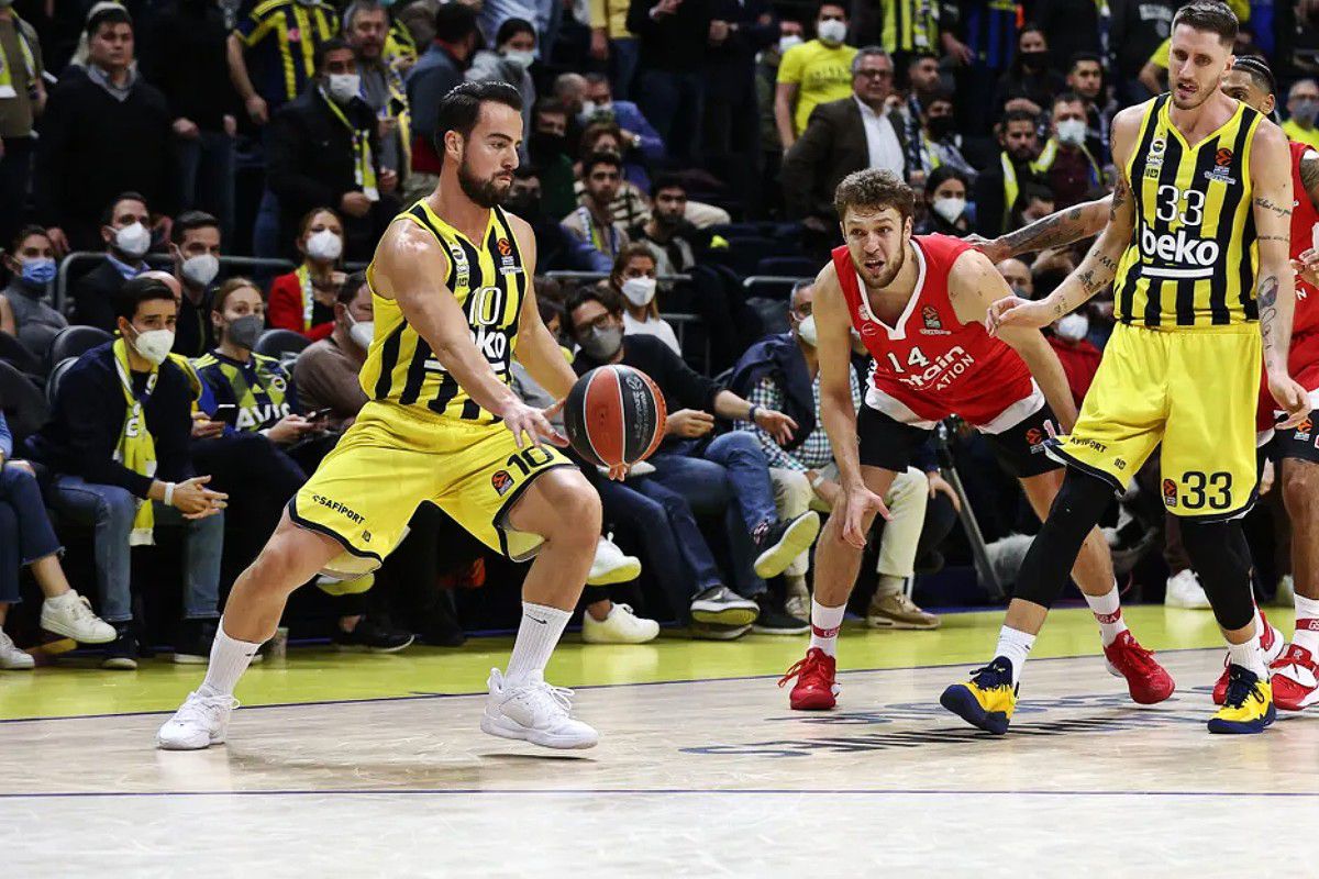 Μαχμούτογλου: «Να ξεχάσουμε ό,τι έγινε, τώρα είναι τελικός»