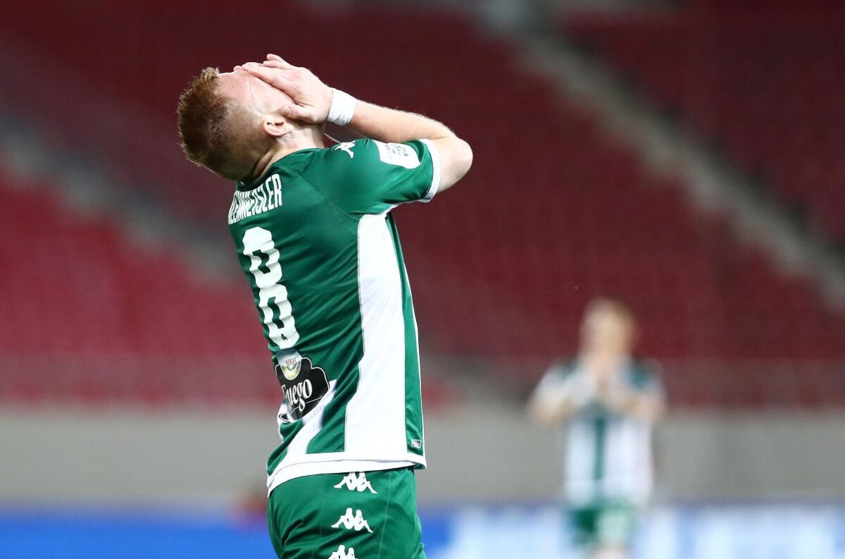 Η απογοήτευση των παικτών του Παναθηναϊκού μετά το τέλος του ντέρμπι με τον Ολυμπιακό (gallery)