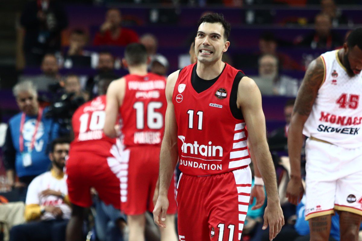 Σλούκας για την ανανέωση του συμβολαίου του: «Αγαπώ τον κόσμο του Ολυμπιακού, αλλά…»
