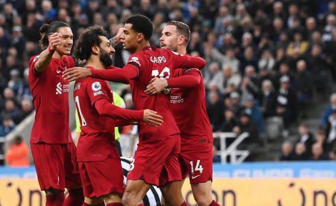 Λίβερπουλ ζωντανή για τα «αστέρια», Λέστερ στο… χείλος του γκρεμού!