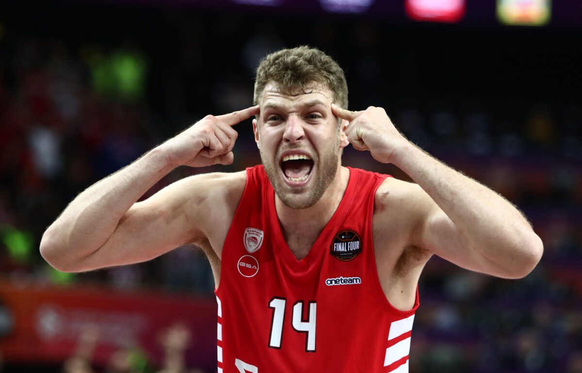 Επικεντρώνεται στο θέμα Βεζένκοφ ο Ολυμπιακός