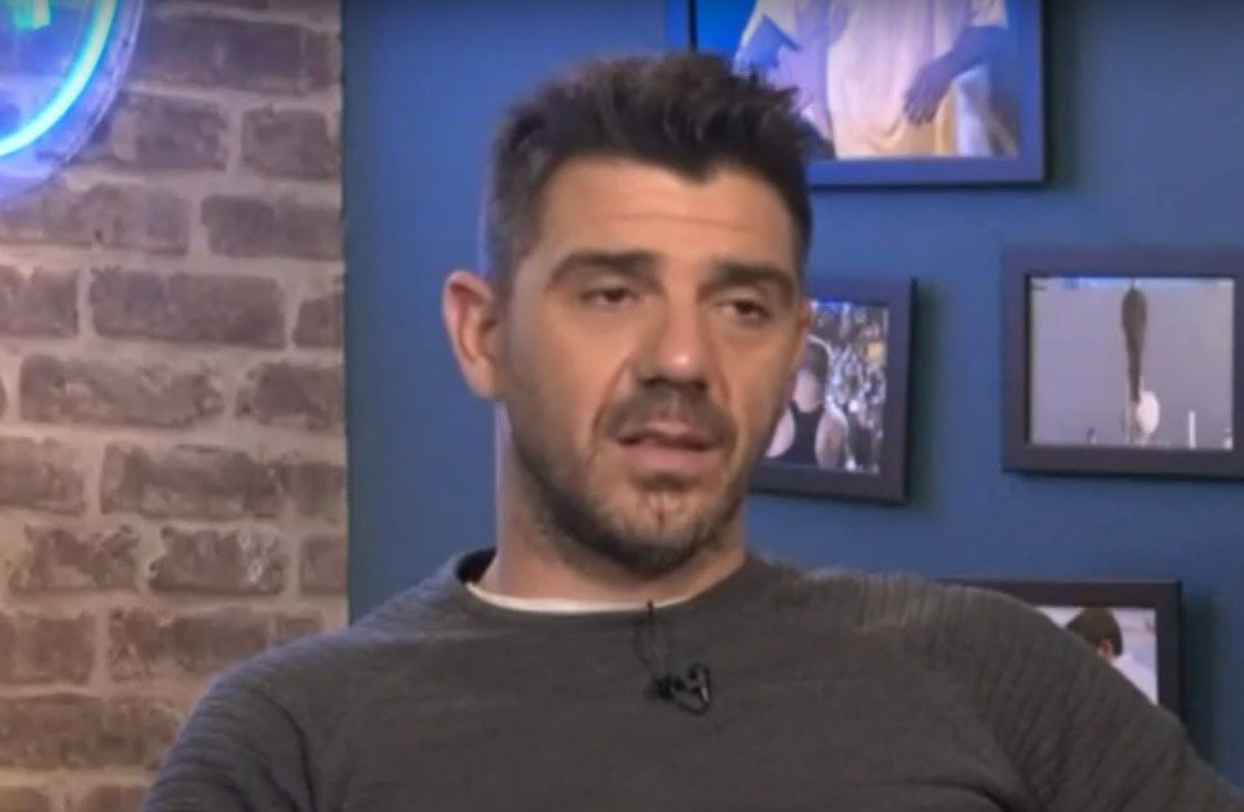 Έξω φρενών ο Κατσουράνης με τηλεθεατή για φάση offside στο ΑΕΚ – Ολυμπιακός: «Φελλός είσαι και φαίνεσαι» (vid)