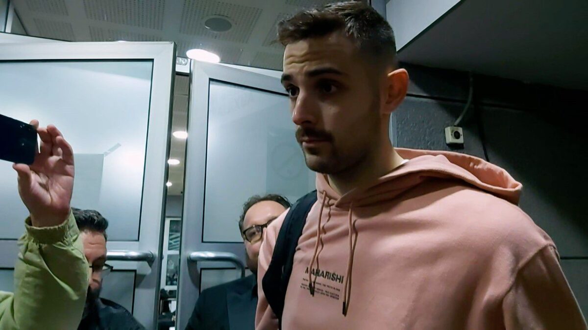Παπαπέτρου: «Οικογένειες χάνουν τα παιδιά τους κι εμείς προσπαθούμε να παίξουμε μπάσκετ…» (vid)
