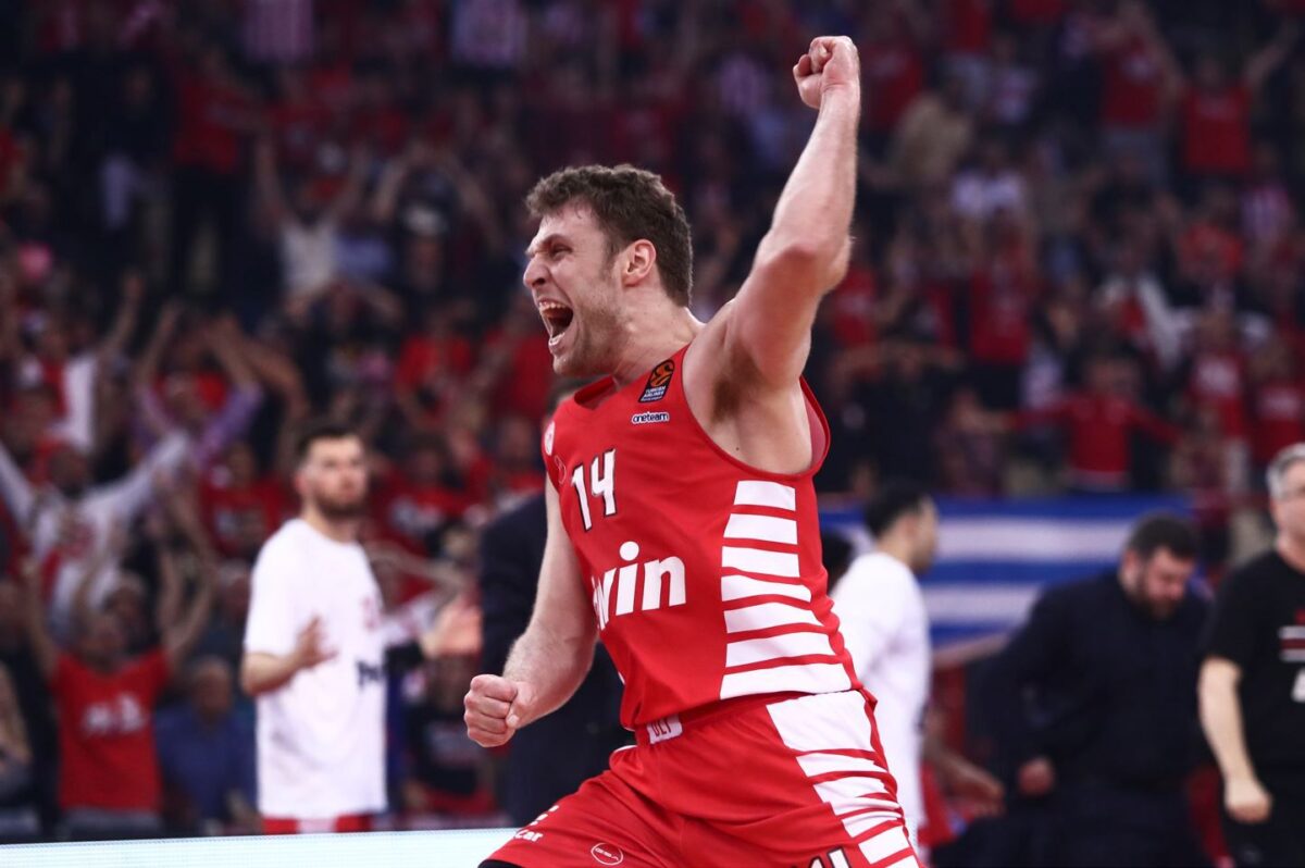 Μίδας στο Λιμάνι: Ο Βεζένκοφ γίνεται ο πιο ακριβοπληρωμένος αθλητής στην Ελλάδα