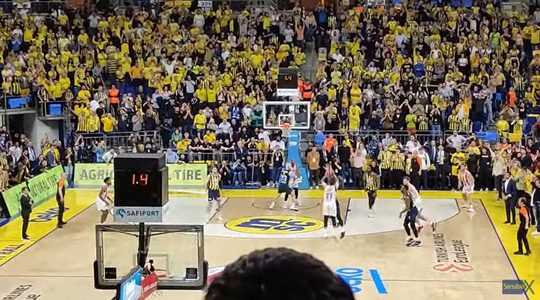Το Buzzer beater του Σλούκα όπως το έζησε οπαδός της Φενέρ – Έμεινε να φωνάζει το όνομα του