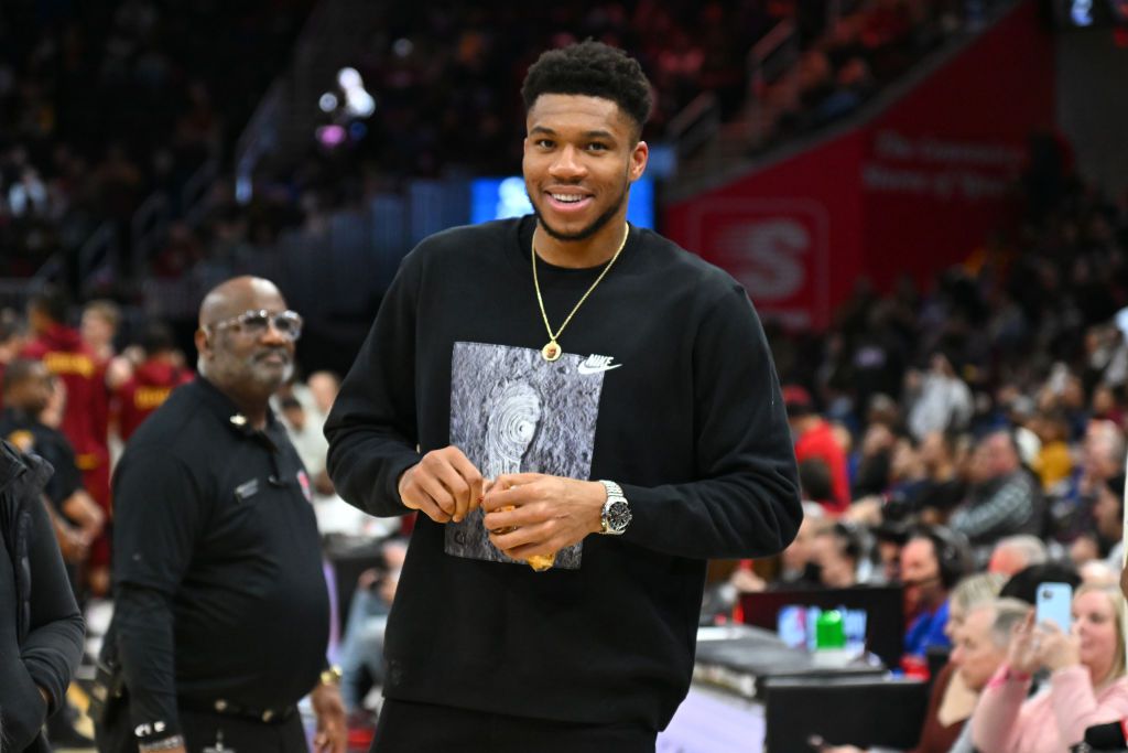 Η Νike σε χρόνο – ρεκόρ έκανε αφίσα την ομιλία του Γιάννη: «Πάντα μπροστά…»