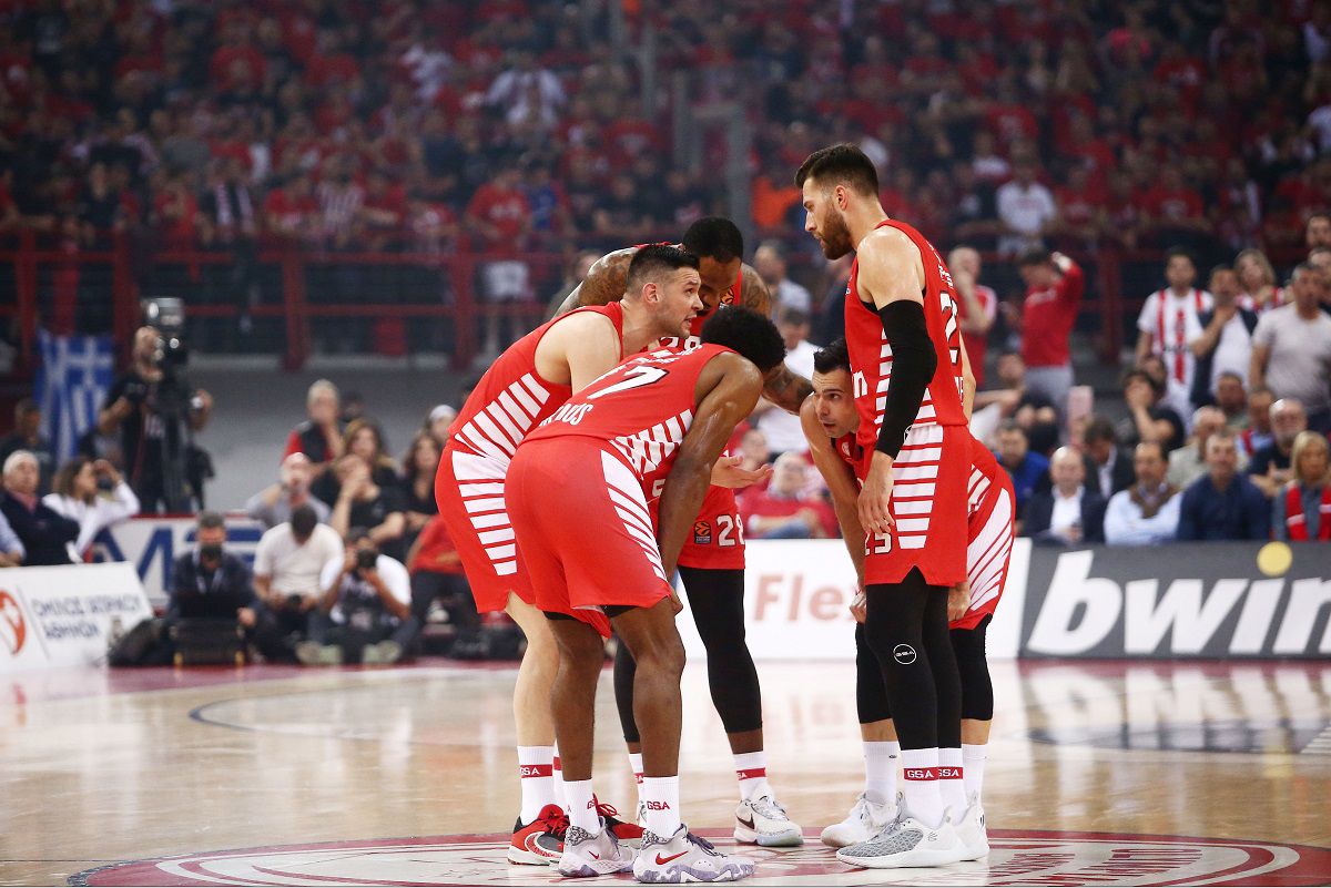 Το κλειδί και το αντικλείδι στην τσέπη του Κώστα Σλούκα – Οι προσαρμογές του Ολυμπιακού έφεραν την πρόκριση