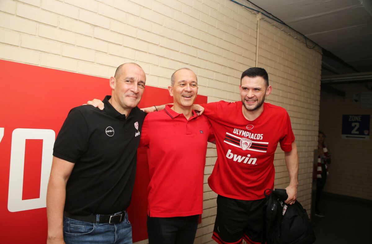 Αγγελόπουλοι: «Θα κάνουμε το παν για να μείνουν Βεζένκοφ, Σλούκας και Παπανικολάου»