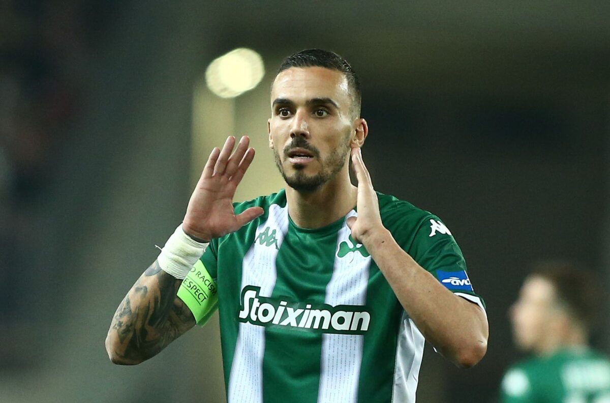 Η Ρέιντζερς βλέπει Κουρμπέλη, αλλά ο αρχηγός υπογράφει νέο συμβόλαιο