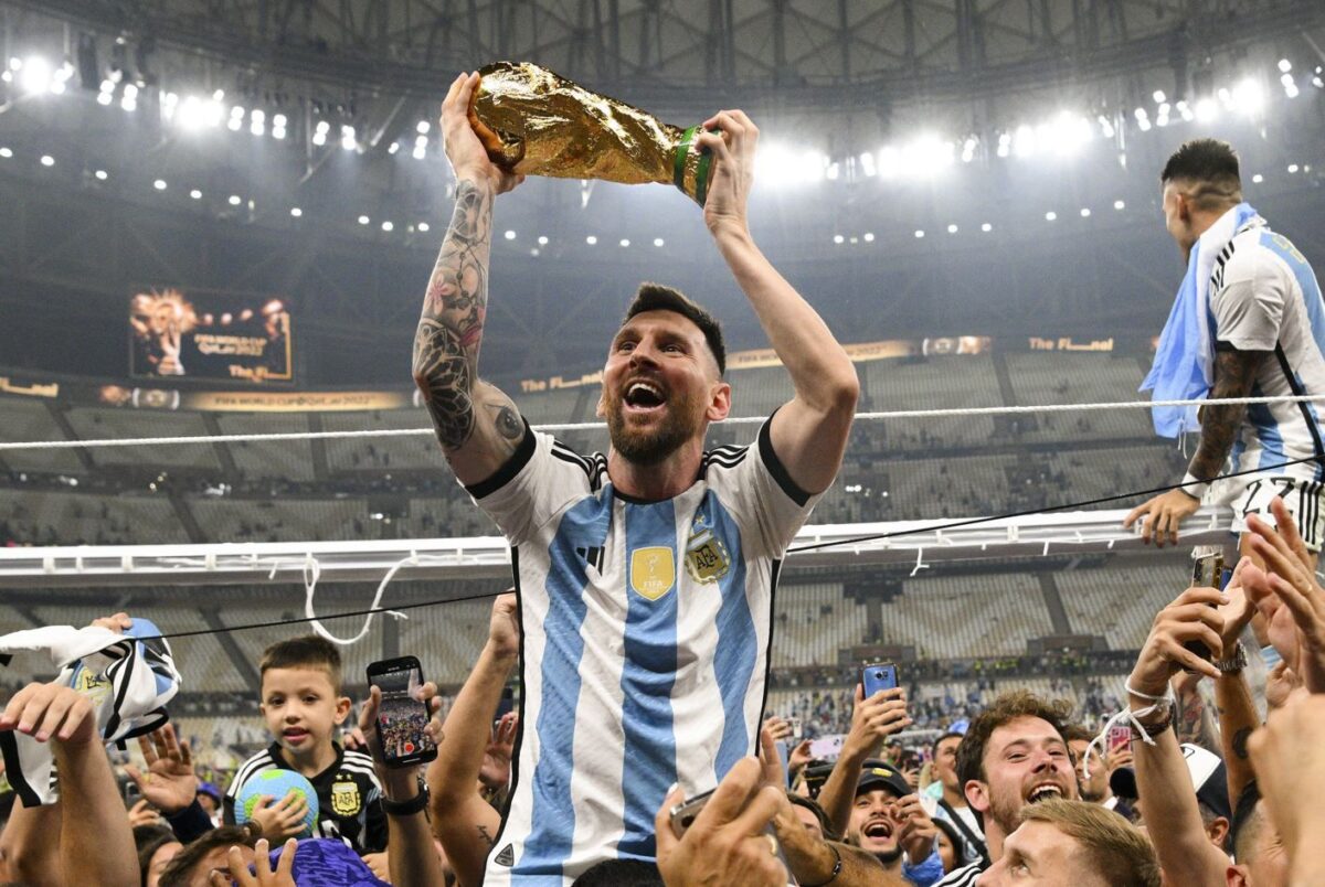 Κι όμως η υπόθεση Πιζάρο για την ΑΕΚ, εξαρτιόταν αποκλειστικά από τον… Μέσι