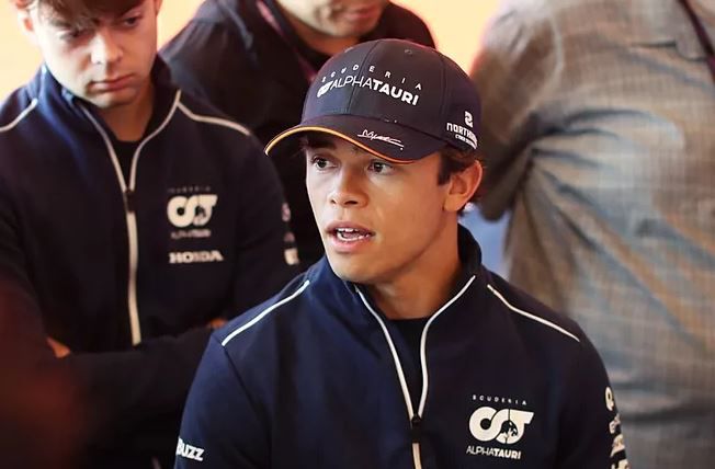 Ο Νικ Ντε Βρις «σπάει» τη σιωπή του αφού έφυγε από την AlphaTauri