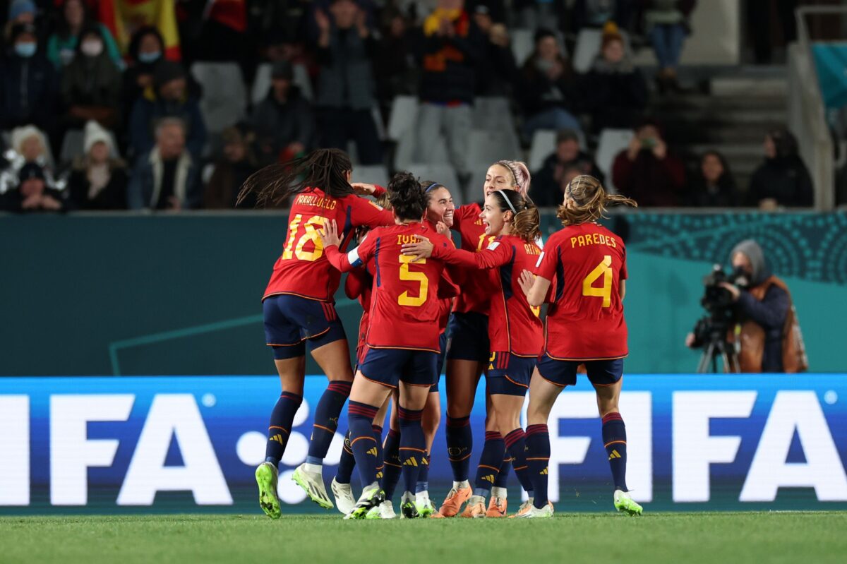 Η Ισπανία «διέλυσε» με 5-0 την Ζάμπια και πήρε την πρόκριση για τους «16» του Μουντιάλ Γυναικών – Έγραψε ιστορία η Ερμόσο
