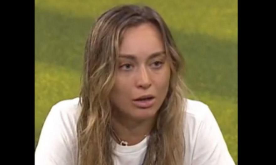Έξαλλη η Πάουλα Μπαντόσα – Ο δημοσιογράφος που την εξόργισε
