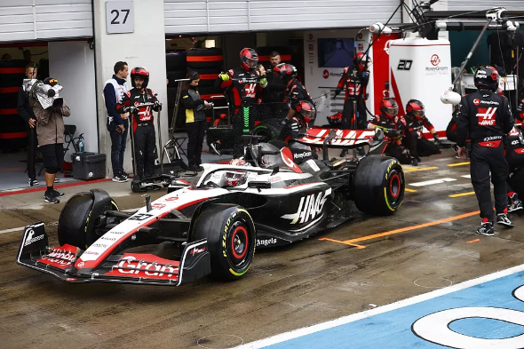 Ποινή για τον Μάγκνουσεν – Την γλίτωσαν οι Χάμιλτον και Άλμπον