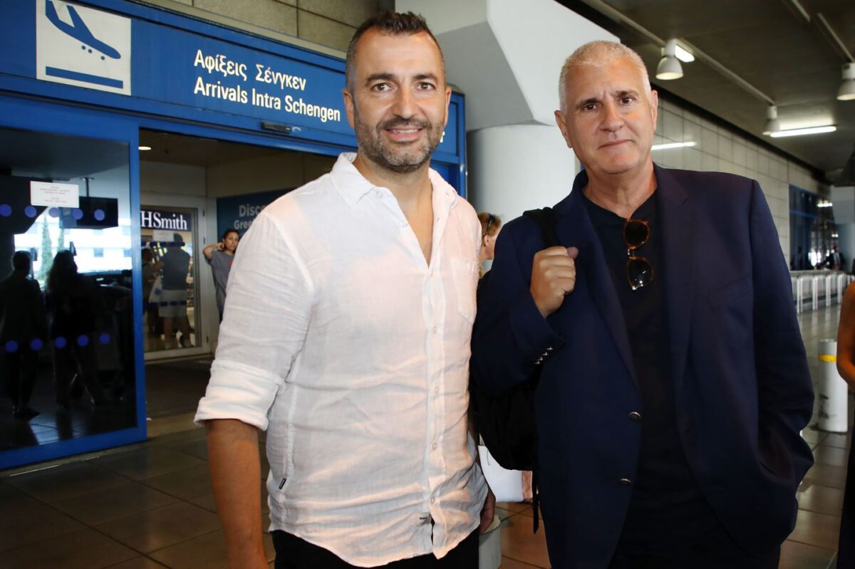 Φουλάρει σε τριπλό μέτωπο