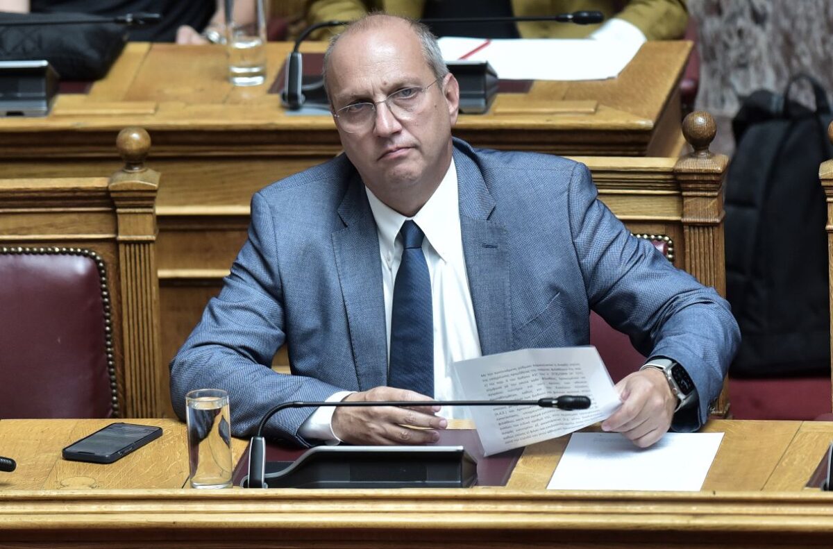 Τέλος από Αναπληρωτής Υπουργός αθλητισμού ο Γιάννης Οικονόμου – Ο Βρούτσης στη θέση του