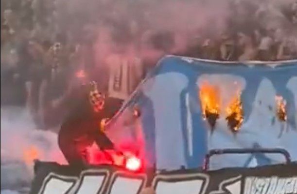 Άγρια επεισόδια στο ΑΪΚ-Μάλμε – Ντου από χούλιγκαν στο γήπεδο και προσωρινή διακοπή! (vids)