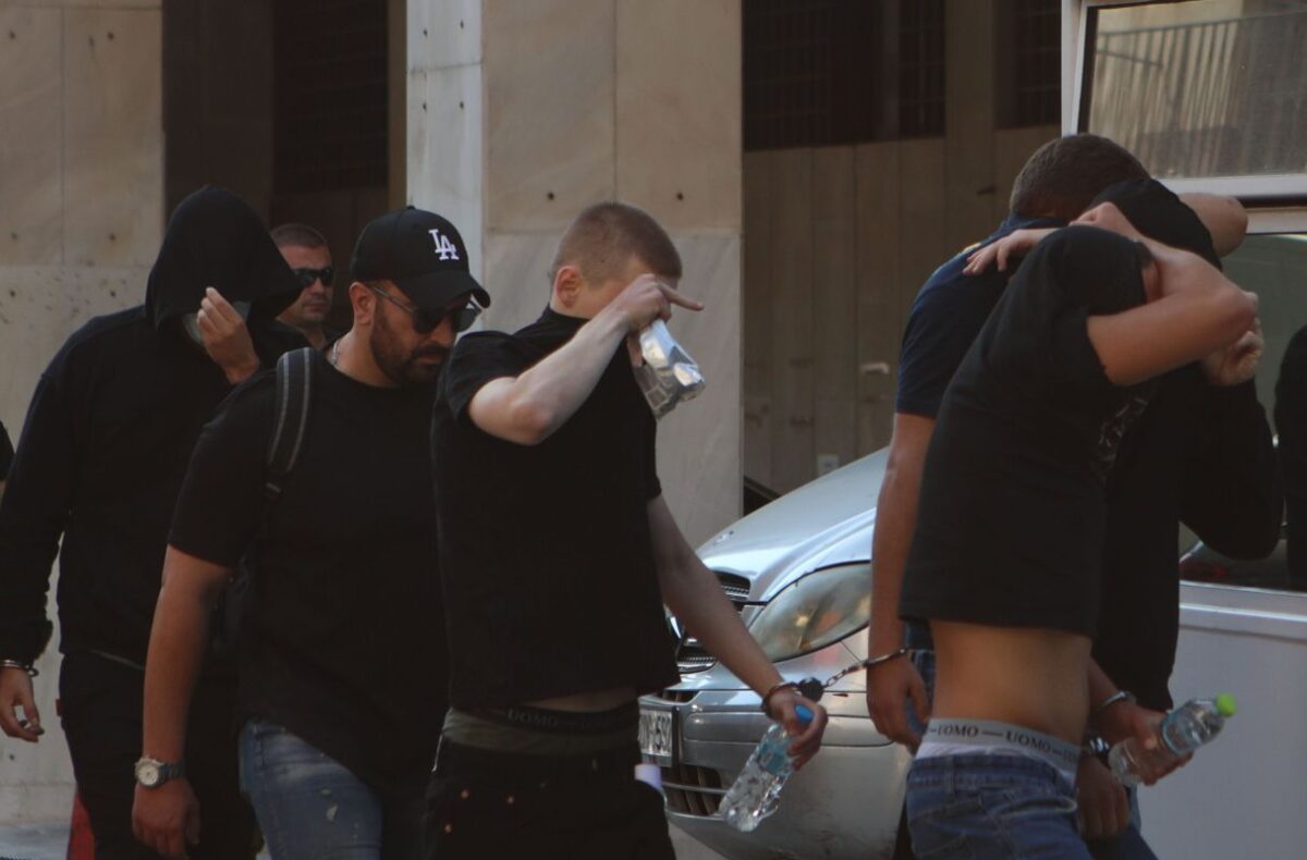 Η απολογία του 27χρονου Έλληνα κατηγορούμενου: «Σύμπτωση ότι βρέθηκα εκεί – Ήμουν με την αρραβωνιαστικιά μου και πήγα να δω τι συμβαίνει! Εκείνη μου είπε να μην πάω»